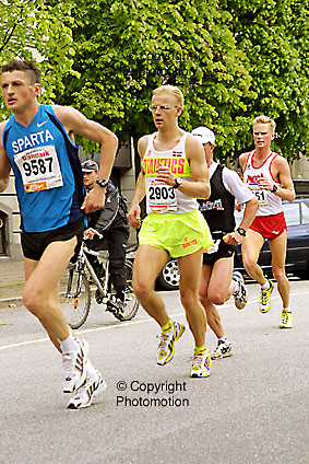 cm2001_2.jpg (94364 Byte)